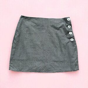URBAN OUTFITTERS Black White Plaid Button Detail Skirt Size Medium